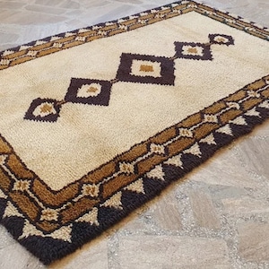 Vintage handwoven berber accent Moroccan runner rug, 3'0'' X 4'6'' hallway rug shipping included image 1
