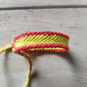 Brazilian bracelet friendship bracelet in the colors of the Spanish flag