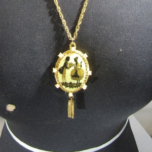vintage locket necklace with pearls