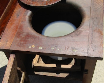 antikes Holztöpfchen / Holztoilette / Primitive Eichen-Kommodenbank mit Nachttopf
