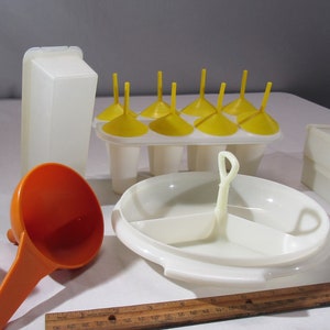 sucettes glacées Tupperware vintage, presse à hamburger, beurrier et plus