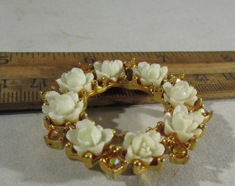 vintage white flower brooch