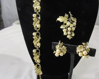 ensemble de perles coro vintage /broche/bracelet/ boucles d’oreilles à vis