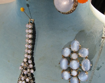 vintage blue rhinestones brooch, bracelet and clip earrings