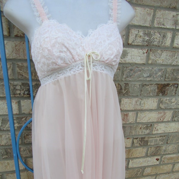 vintage pink olga short nylon and chiffon nightgown size 32