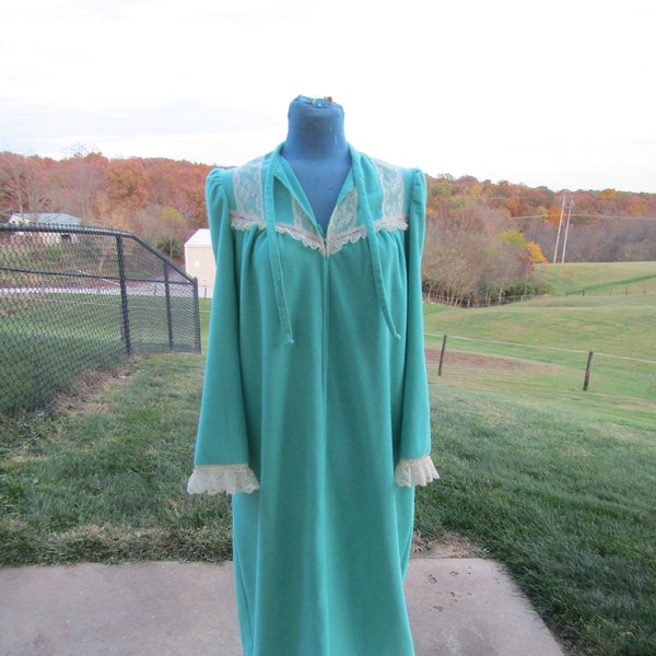 vintage long teal robe/ dixie belle robe/36