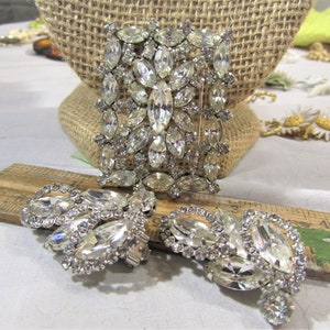 vintage Weiss rhinestone brooch and earrings