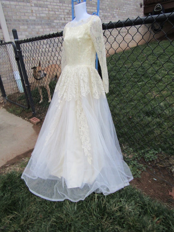 vintage cream wedding dress / 70ish wedding dress - image 1