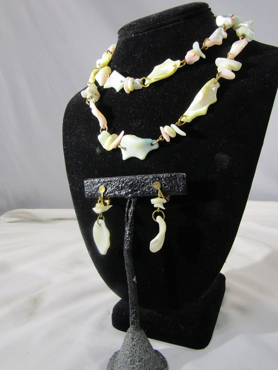 vintage freshwater pearl necklace and earrings set - image 2