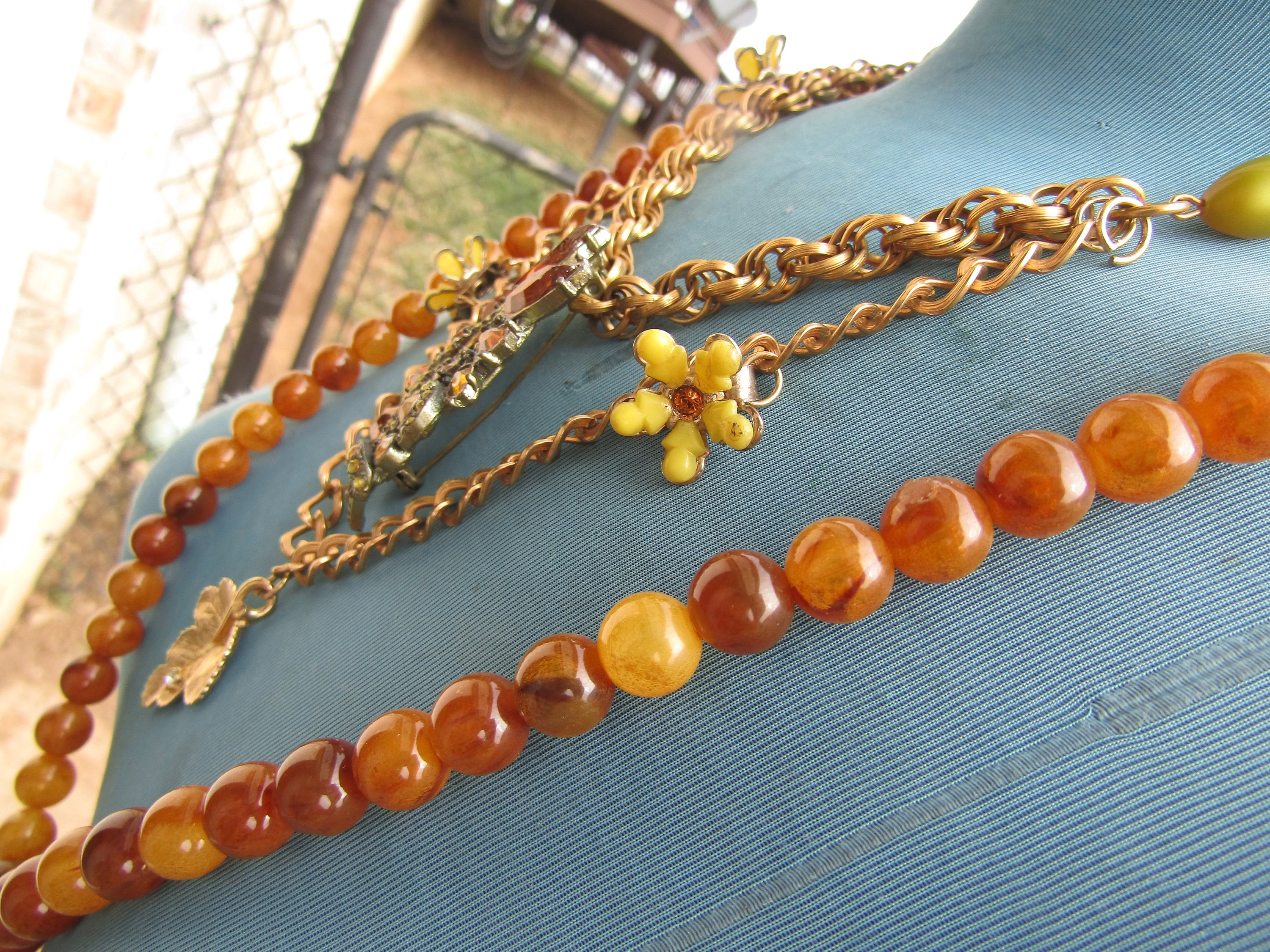 アップサイクルビーズフラワーネックレス - Etsy 日本