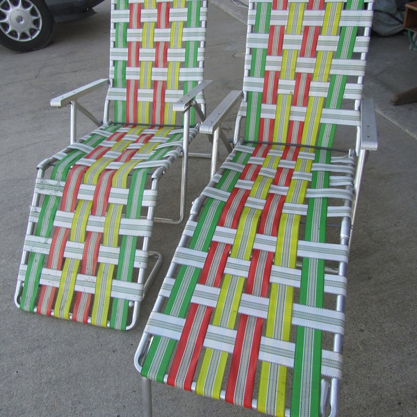 vintage lawn chairs/folding chairs/beach chairs/lounge chairs