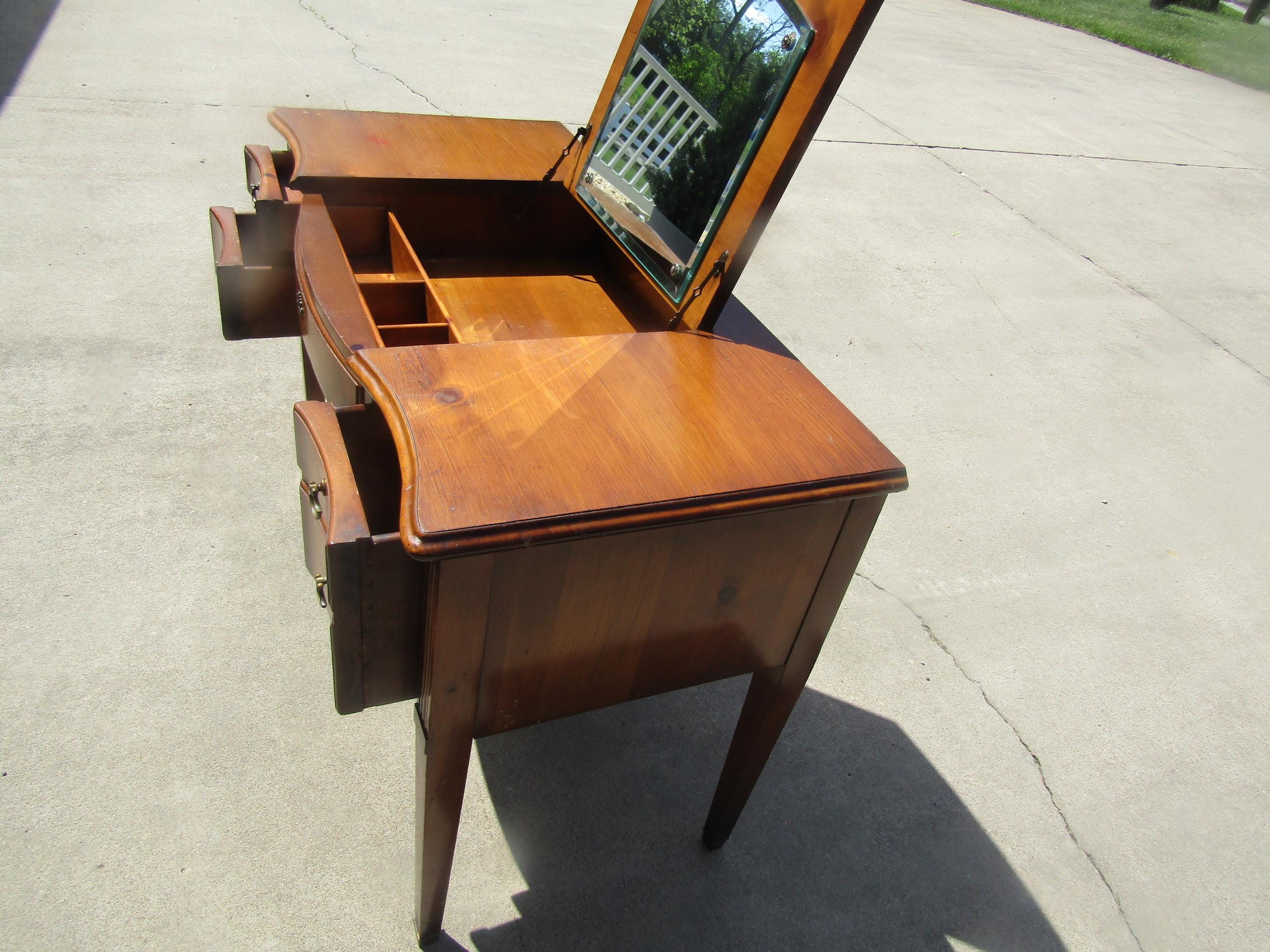 アンティークの木製ミラー付き化粧台 - Etsy 日本