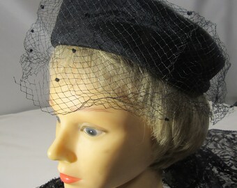 vintage pill box hat  / church hat /hat with veil