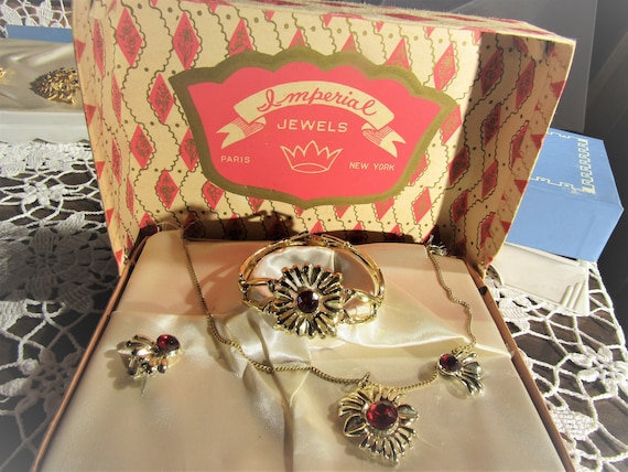 vintage imperial jewels Paris jewelry set, red rhines… - Gem