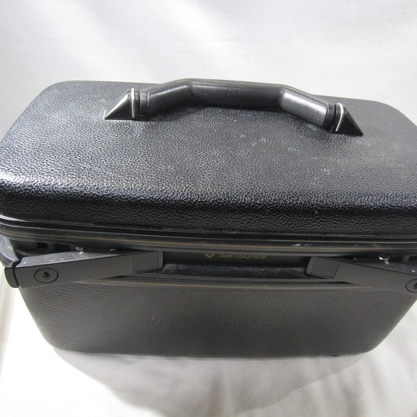 vintage samsonite train carrying case/ luggage.