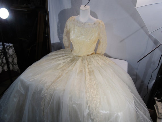 vintage cream wedding dress / 70ish wedding dress - image 4