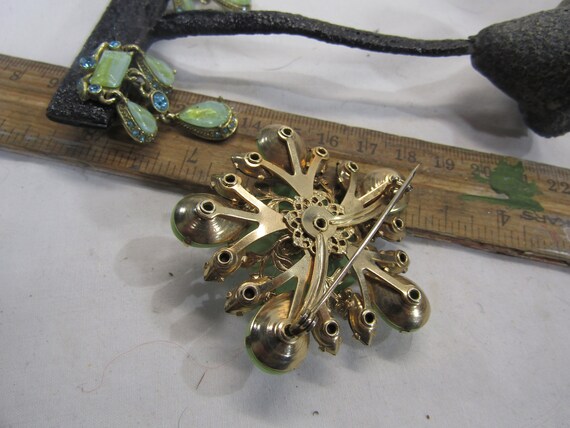 vintage green glass and rhinestone brooch and pos… - image 3