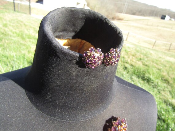 vintage rhinestones purple cluster brooch and scr… - image 4