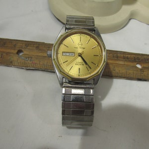vintage bulova  marine star 330 ft wrist man watch