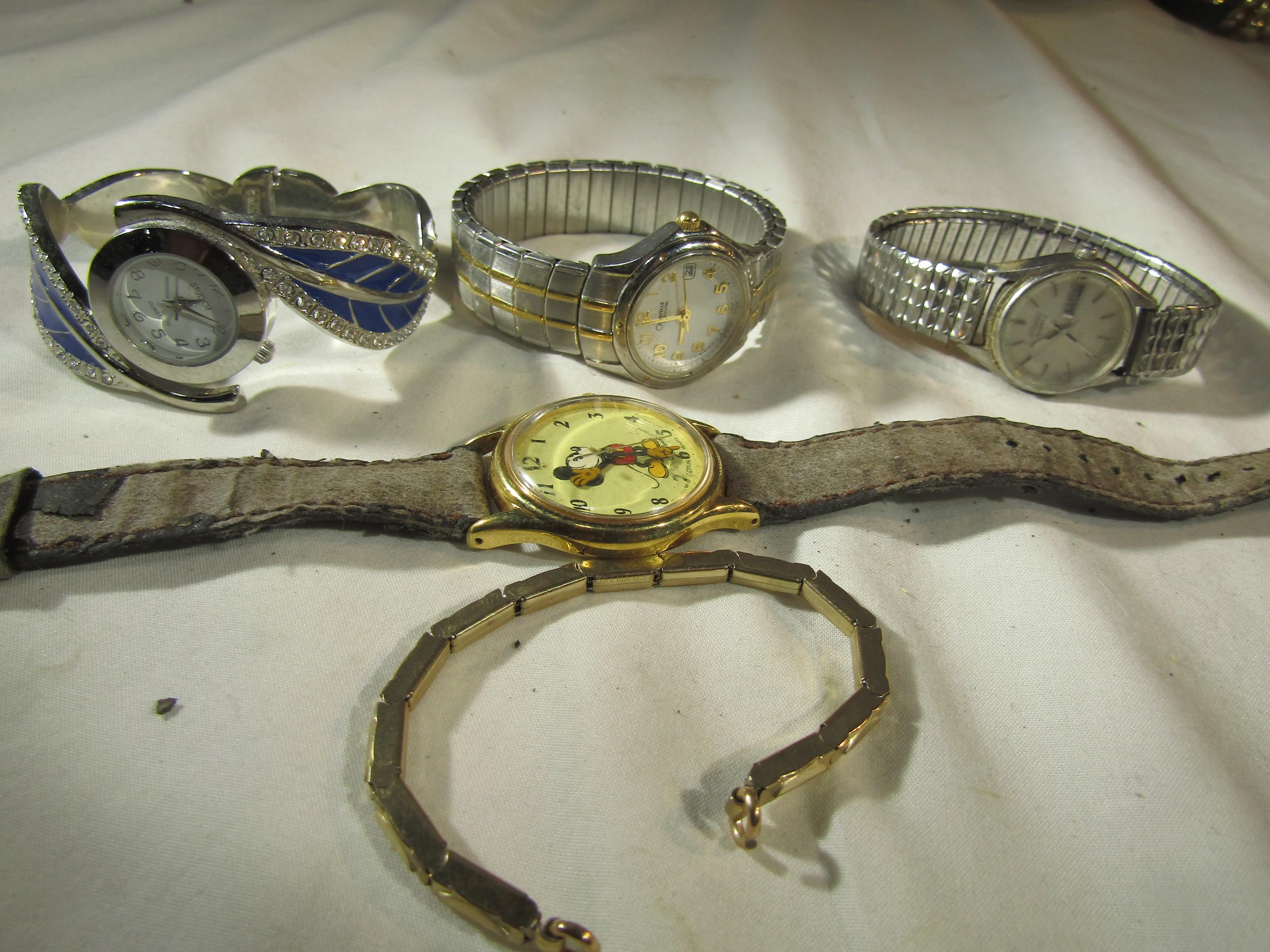 Bulk Broken Watches - Etsy display picture 2