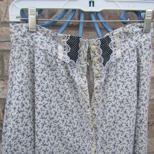 Gunne Sax skirt blue roses size 11