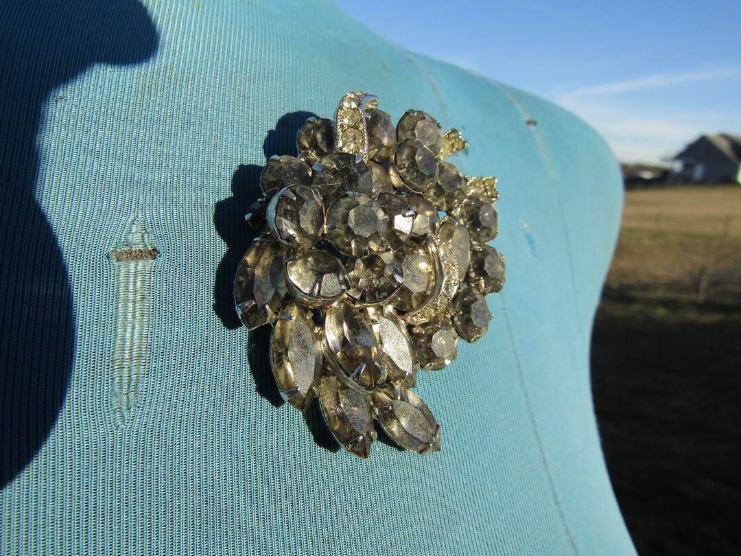 Vintage Weiss Rhinestone Brooch - Etsy