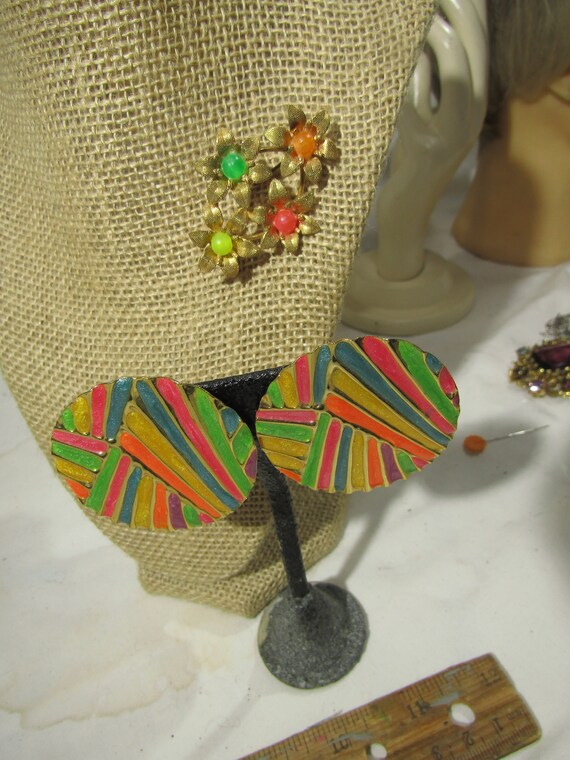 vintage goldstone flower brooch and clip earrings - image 2