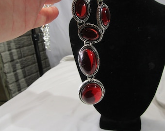 collier Y en pierre de couleur rouge vintage