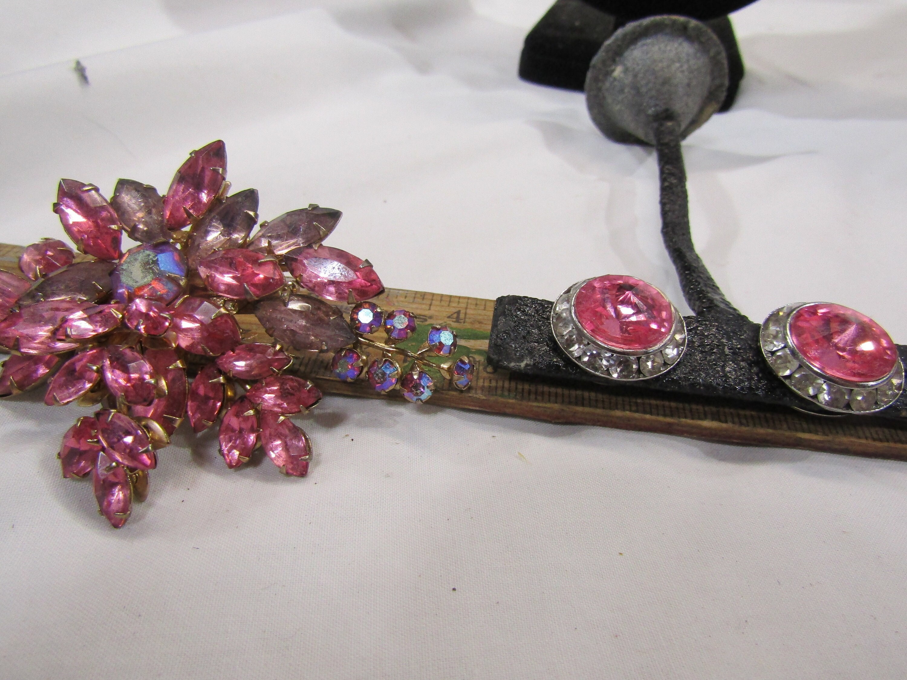 SCHREINER NEW YORK ヴィンテージブローチ　シュライナー　他2点 Schreiner brooch - Etsy 日本