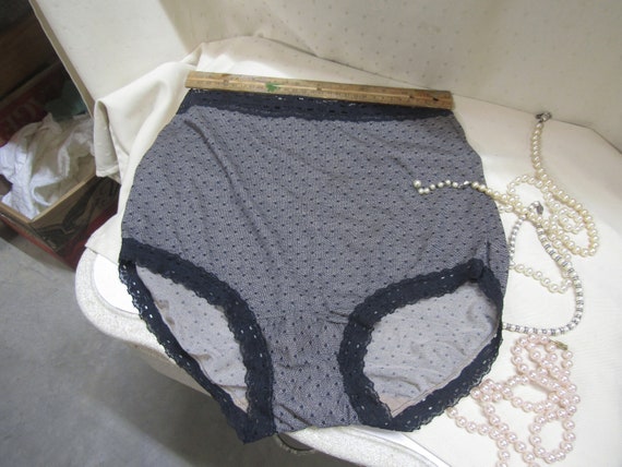 Vintage Olga Nylon Panties Size 6 Polka Dot Panties -  Finland