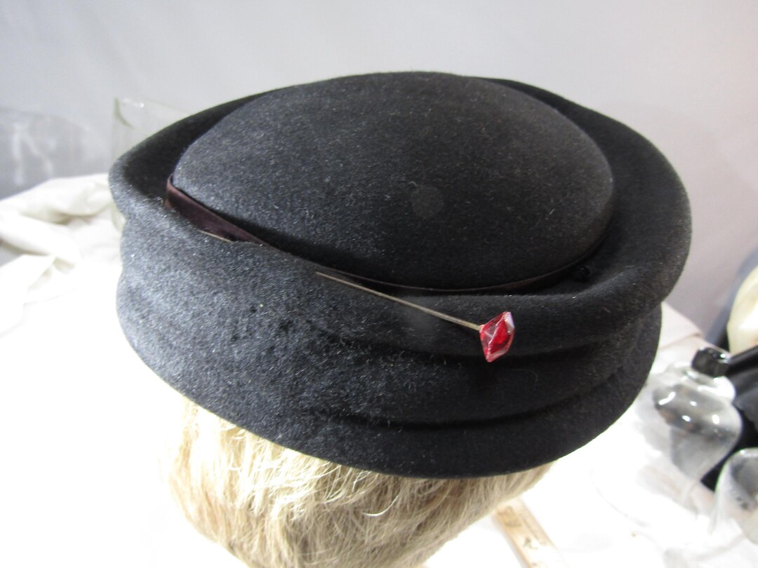 Red Pin Hat Pattern Vintage Hat / Black Hat With Red Stick Pin - Etsy
