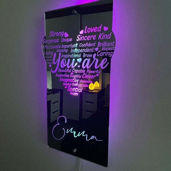 Miroir cardiaque d’affirmation gravé personnalisé avec nom et rappels quotidiens lumineux Miroir lumineux LED Affirmations quotidiennes de santé mentale