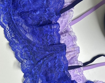 Sujetador sin copas de encaje azul: sujetador de media copa con soporte, lencería con entrepierna abierta.