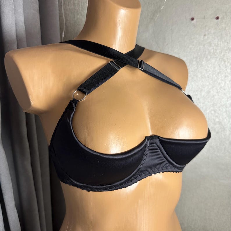 Open cupless bra with support, quarter cup bra, and shelf bra open with support – this sexy lingerie set combines elegance with a bold twist. Handmade from glossy satin, the open cup bra features supportive underwire and wide adjustable straps that can only be worn crossed at the front or crossed at the back, creating a unique and seductive look.