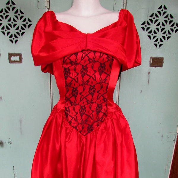Vintage 1980s Satin and Lace Dress Valentine's Day Red Riding Hood Pirate Saloon Gal Costume 1980s 1990s Size Small