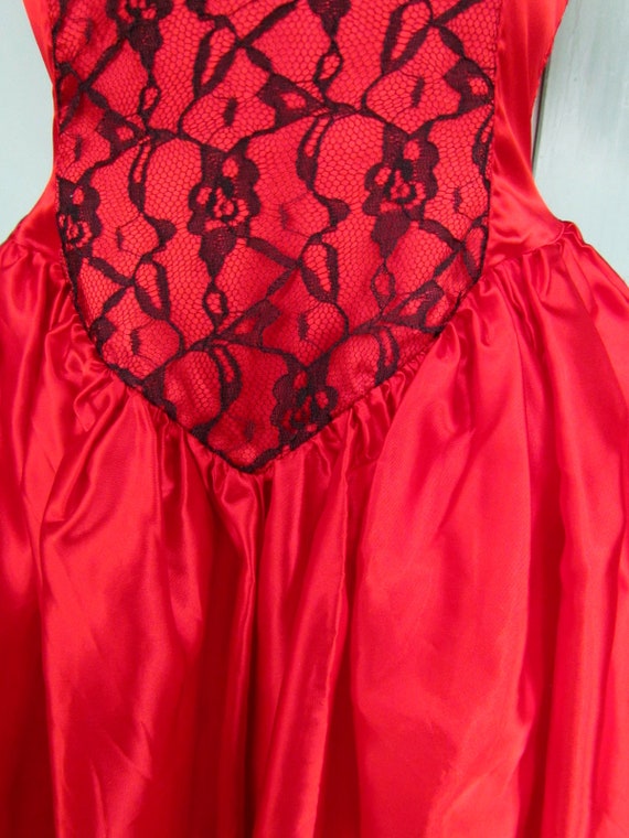 Vintage 1980s Satin and Lace Dress Valentine's Da… - image 2