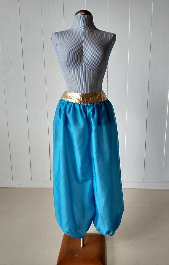 vintage-genie-belly-dancer-gem