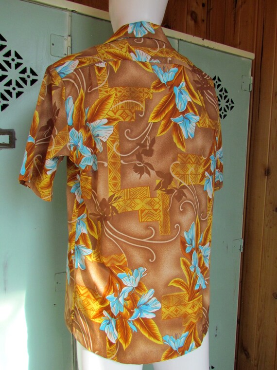 Vintage Aloha Shirt Made in Hawaii Psychedelic Bu… - image 5