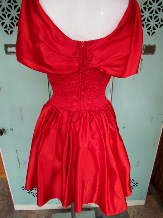 Vintage 1980s Satin and Lace Dress Valentine's Da… - image 4