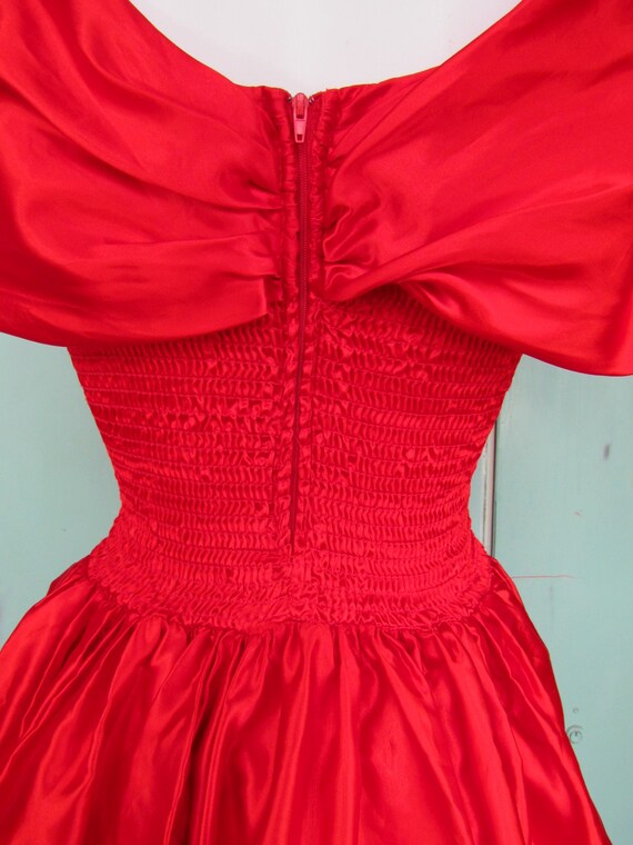 Vintage 1980s Satin and Lace Dress Valentine's Da… - image 5