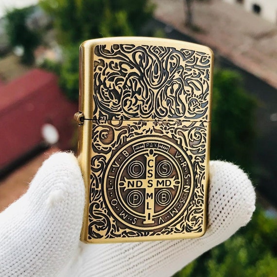 ギガレア！Premium Plated 24K Gold Constantine Zippo Lighter