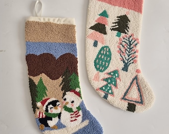 Handgetuftete personalisierte Lochnadel Weihnachtsstrumpf-Verzierung, benutzerdefinierte gestickter Familienweihnachtsstrumpf, nettes Kinderstrumpfgeschenk