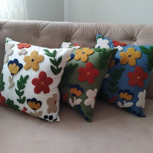 Flower Punch Needle Throw Pillow, Hand Tufted Colorful Floral Cushion, Living Room Decorative Pillow Cover, Modern Embroidery Cushion Cover image 3