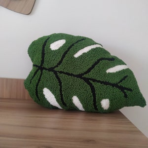 monstera leaf pillow,
green color cushion,
punch needle embroidery,