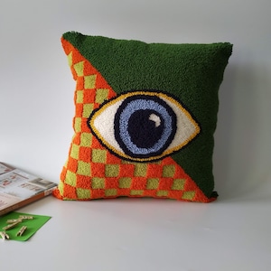 Coussin à carreaux touffu à la main, aiguille de punch vert mauvais œil, décor d’oreiller pour les yeux,