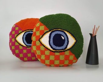 Smaragdgrün Punch Needle Kissen, runder Evil Eye Dekokissenbezug, handbüffelter karierter Kissenbezug