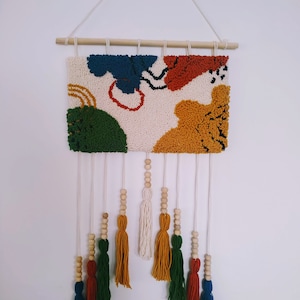 Hand Tufted Boho Wall Hanging: Abstract Honeycomb Tassel Garland