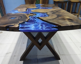 Personalisierter Walnuss-Epoxidharz-Tisch: Living Edge Ocean River Design