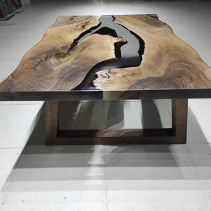 Kundenspezifische Bestellung Live Edge Walnuss Epoxy Couchtisch - Fluss Harz Dening Tischplatte