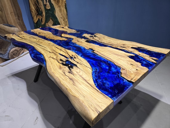 Handgemachter Live Edge Tisch aus Olivenholz, Epoxidharz - Etsy.de